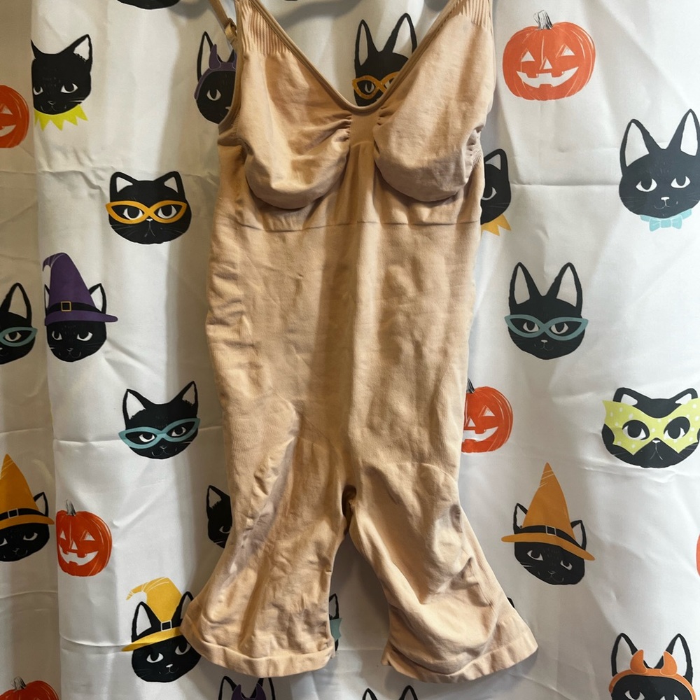 Skims Mid Thigh Bodysuit NWOT
